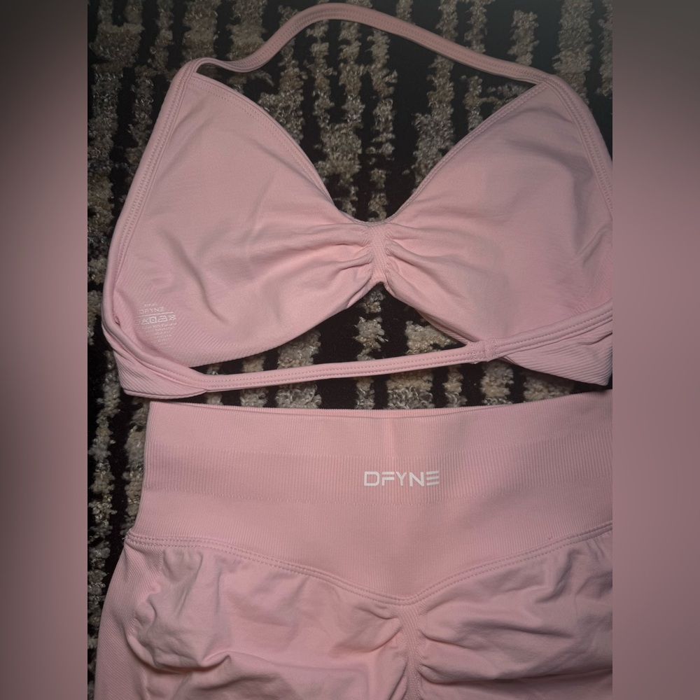 DFYNE pink workout set - Picture 5 of 5